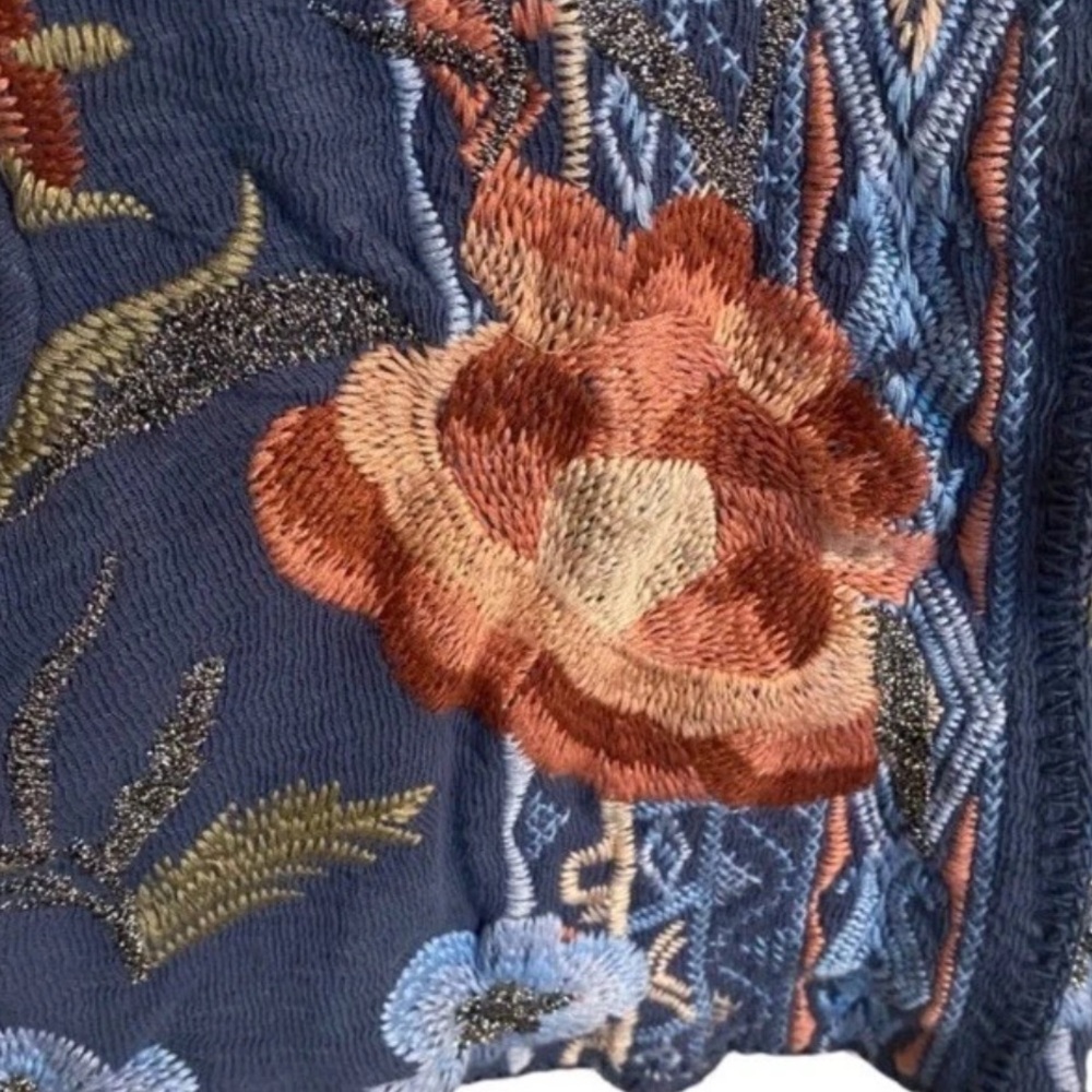 Johnny Was metallic thread Syelles Embroidered
Hoodie Jacket Indigo NWT RARE - Picture 5 of 16